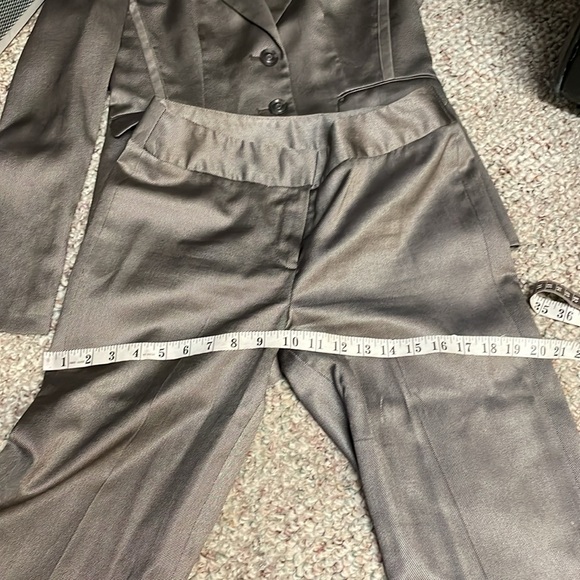 Nine West suit - Picture 9 of 11